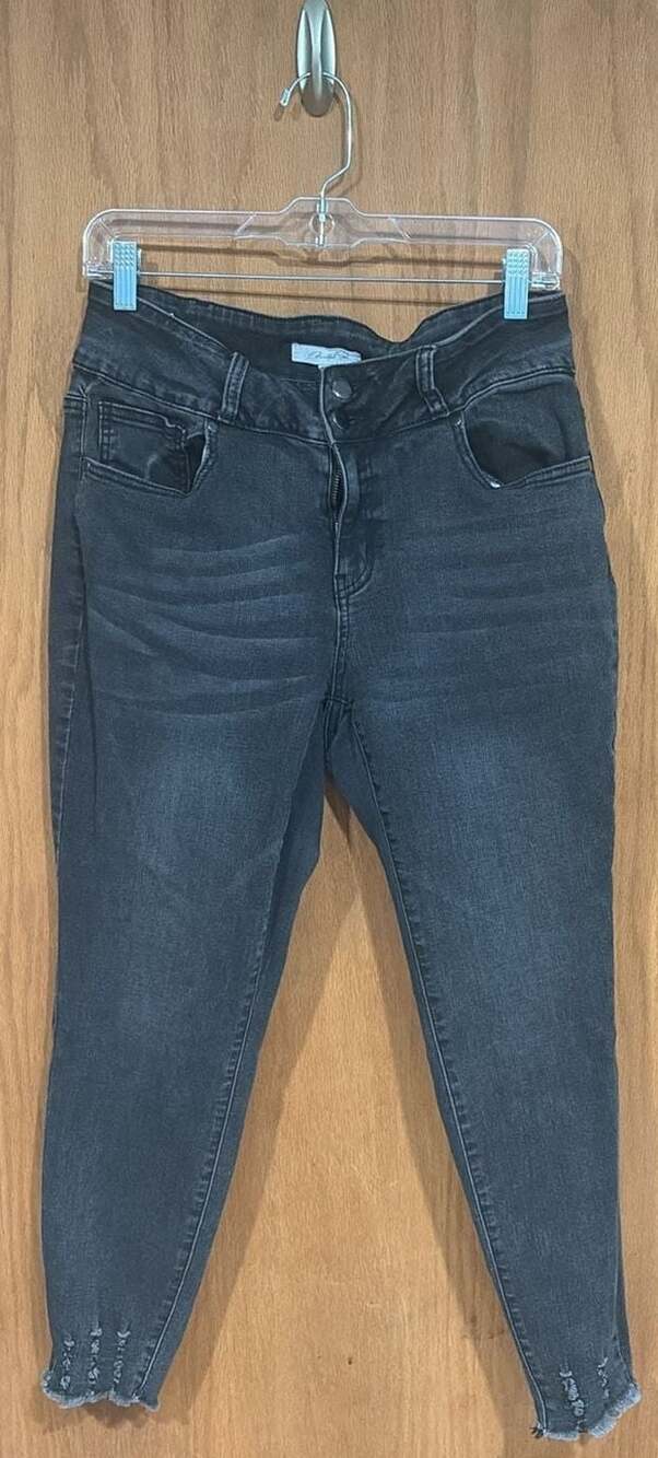 A Beautiful Soul Women's Black Distressed Hem Skinny Jeans Size 10